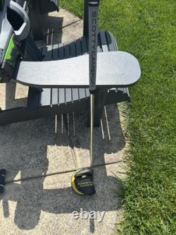 34 inch RH Scotty Cameron Phantom X 11.5 Putter. With headcover. Good condition