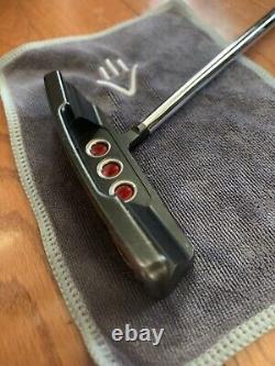 CLEAN Scotty Cameron Select Newport 2.6 Putter 34 with Rare Dancing Scotty Grip