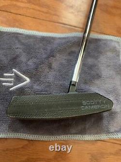 CLEAN Scotty Cameron Select Newport 2.6 Putter 34 with Rare Dancing Scotty Grip