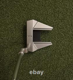 Scotty Cameron 2025 Phantom 7.2 Putter