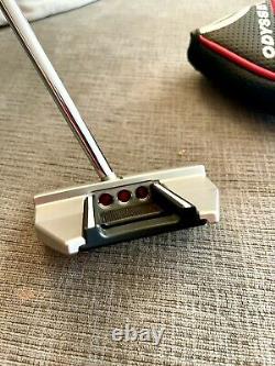 Scotty Cameron Futura 5s Putter. Straight Center Shaft. 34 Inches. Mint