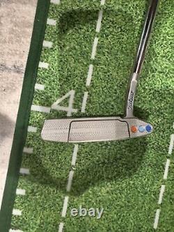 Scotty Cameron Select Newport 2.5, RH, 34IN, Custom Paint. CUSTOM SHOP GRIP