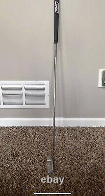 Scotty cameron newport 2.5 putter Mint Condition With Headcover