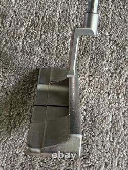 Scotty cameron special select squareback 2 putter. 33