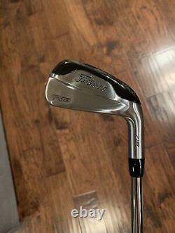 Titleist 718 T-MB 4 iron. Stiff S300 AMT White. Free Scotty Cameron Putter Grip