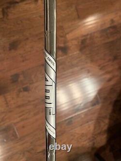 Titleist 718 T-MB 4 iron. Stiff S300 AMT White. Free Scotty Cameron Putter Grip